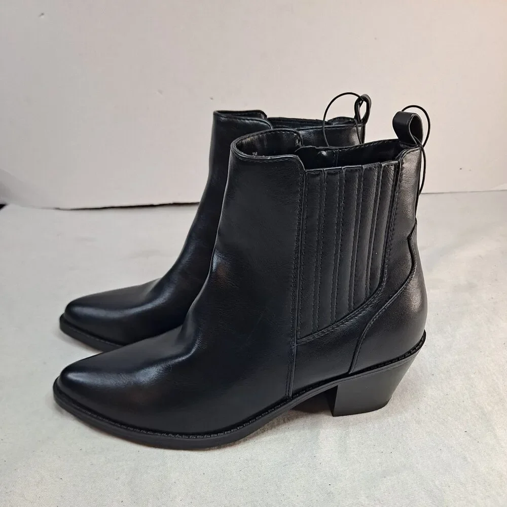 Unisa Unzydn-R Women's Ankle Booties Size 7M Pointed Toe Black Faux Leather